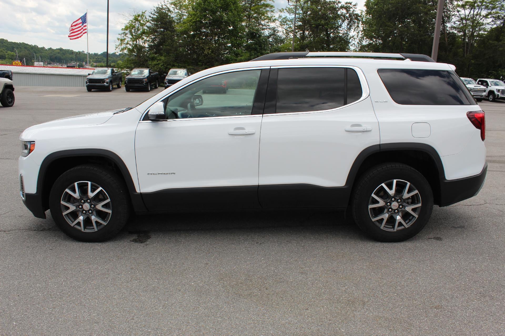 2023 GMC Acadia SLE