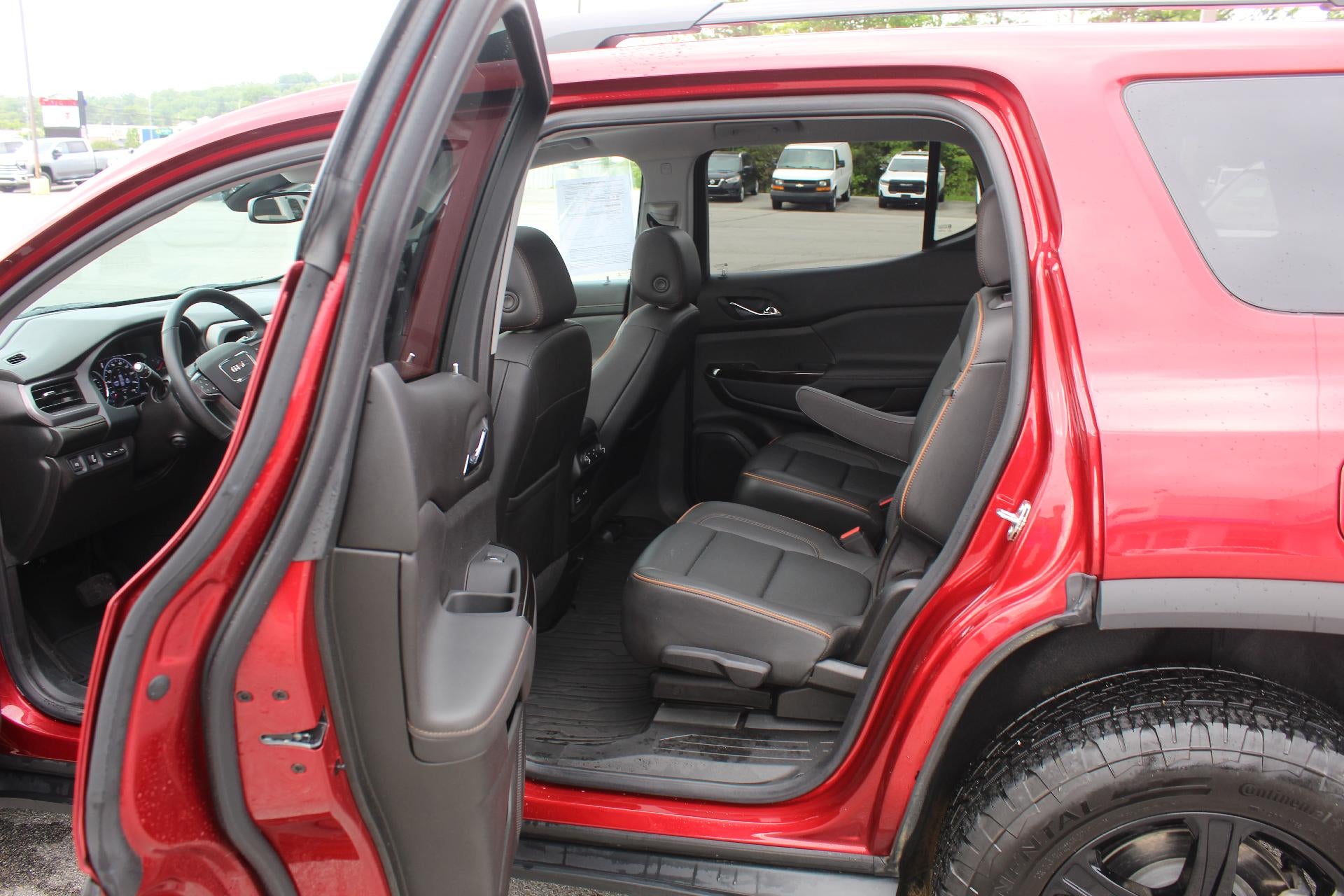 2023 GMC Acadia AT4