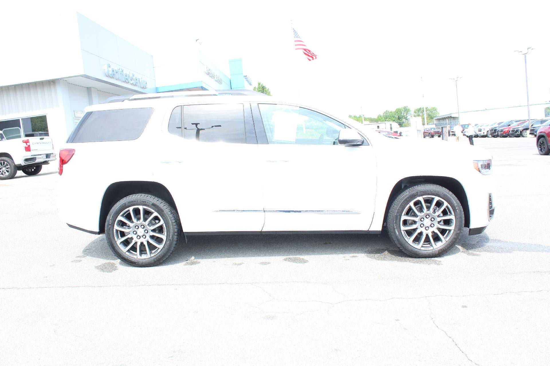 2023 GMC Acadia Denali