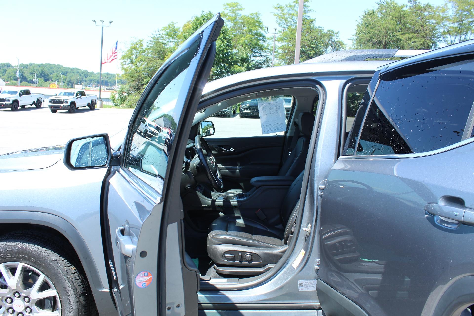2021 GMC Acadia SLT