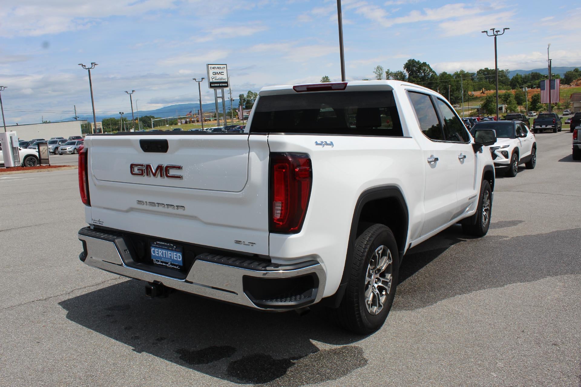 2024 GMC Sierra 1500 SLT