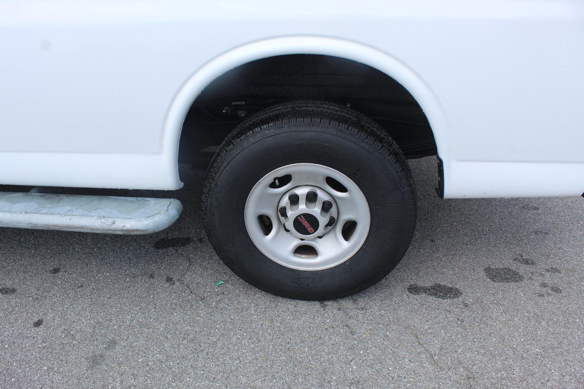 2022 GMC Savana Cargo 2500 Base