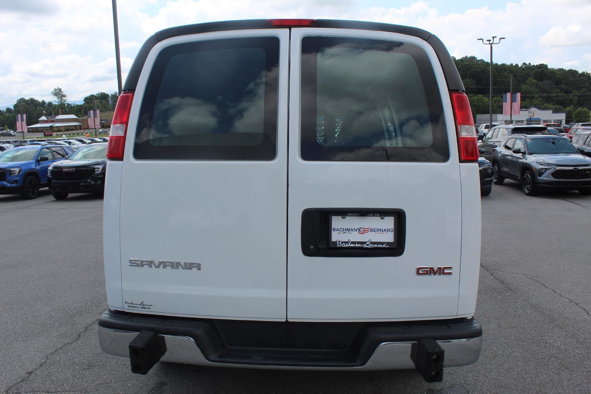 2022 GMC Savana Cargo 2500 Base