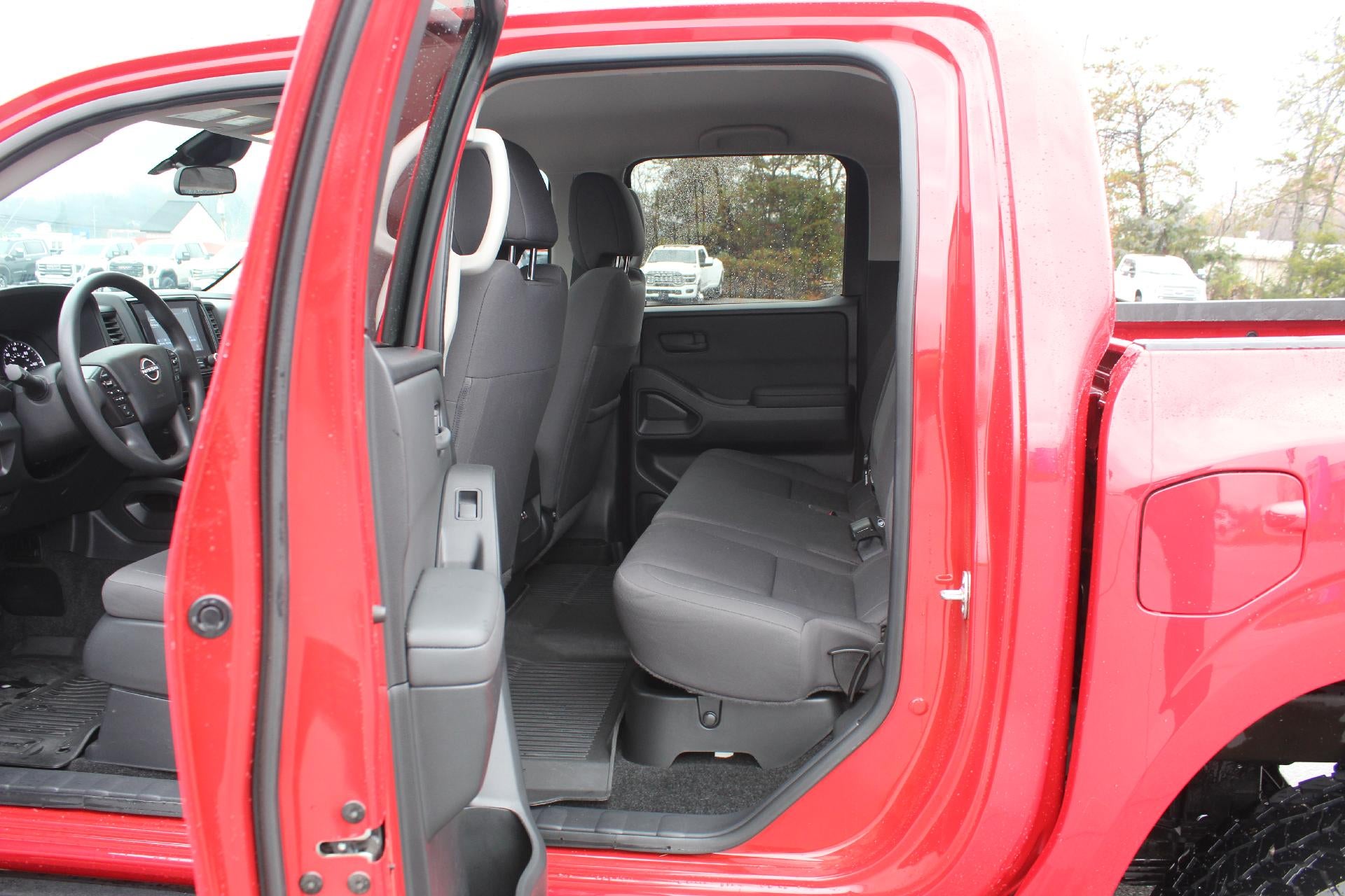 2022 Nissan Frontier S