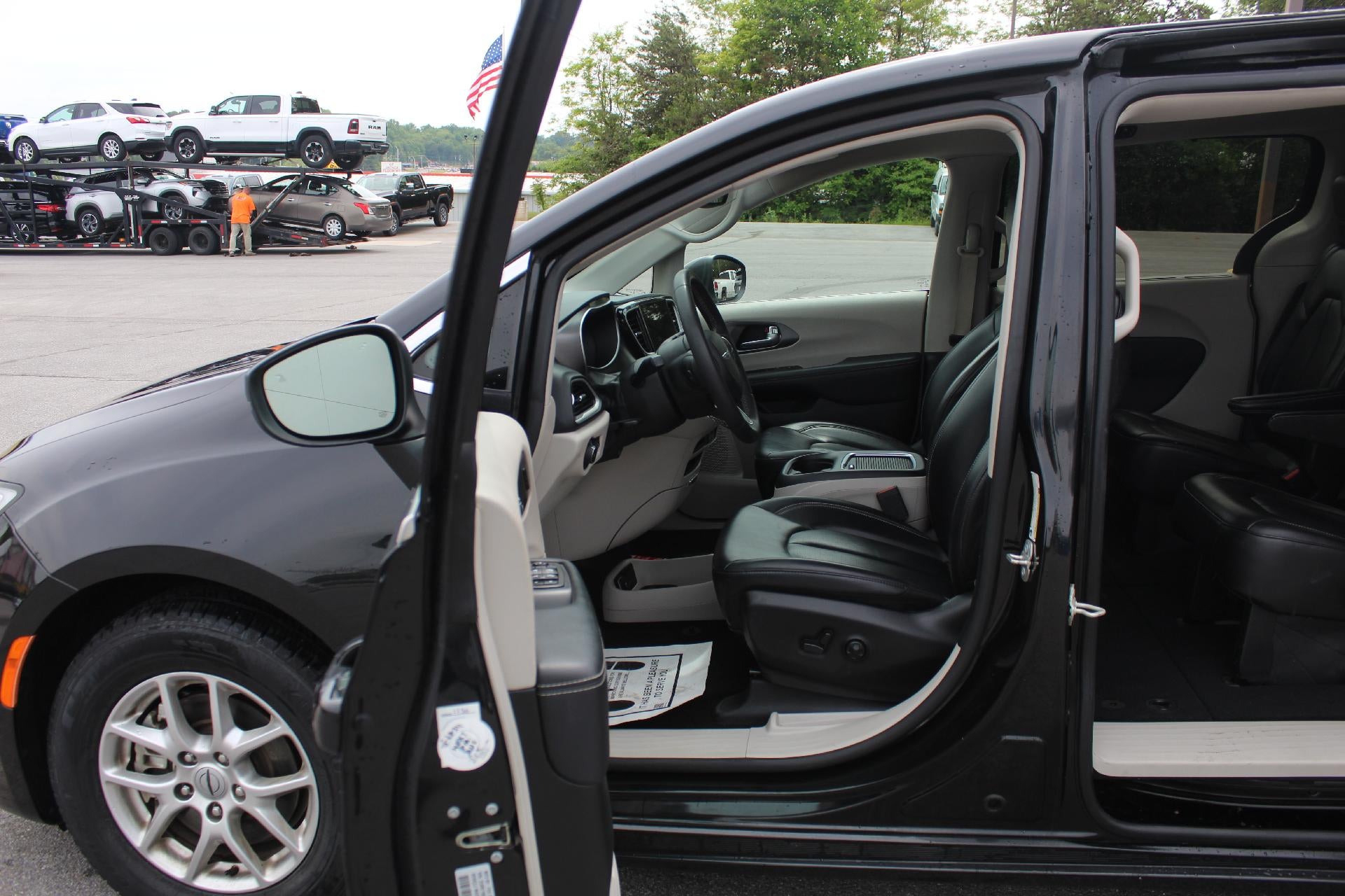 2023 Chrysler Pacifica Touring L