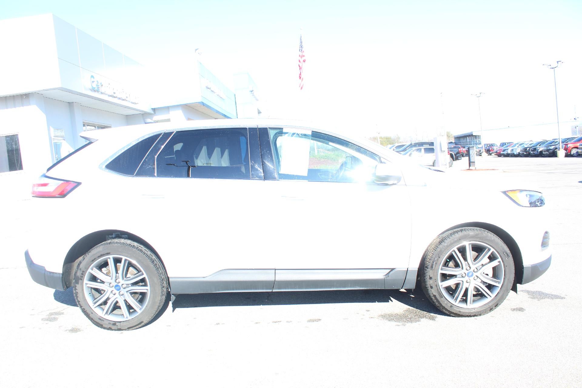 2022 Ford Edge Titanium