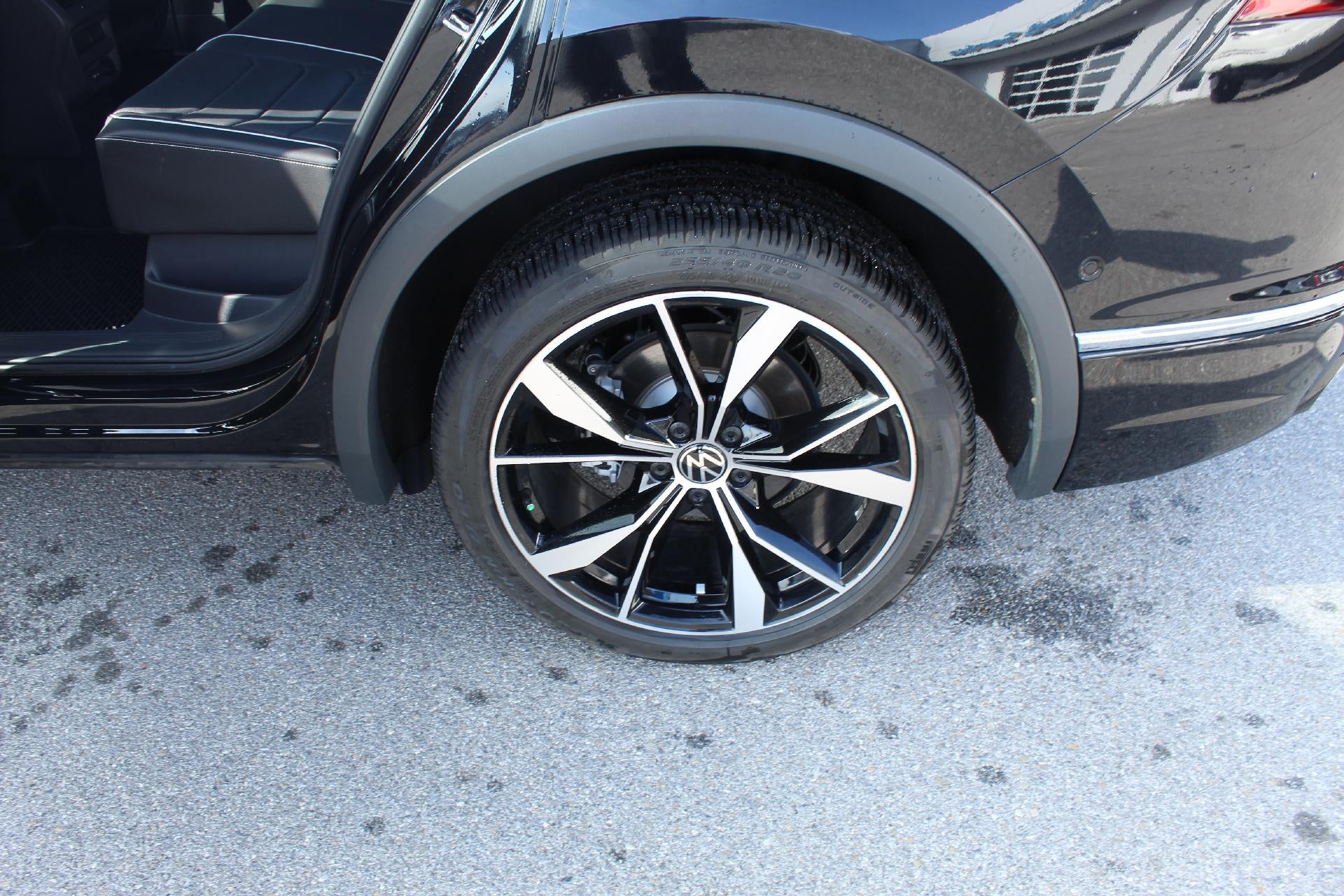 2024 Volkswagen Tiguan SEL R-Line