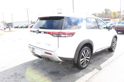 2025 Nissan Pathfinder Platinum