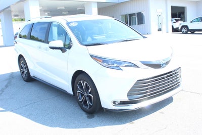 2025 Toyota Sienna Platinum