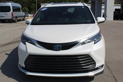 2025 Toyota Sienna Platinum