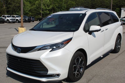 2025 Toyota Sienna Platinum