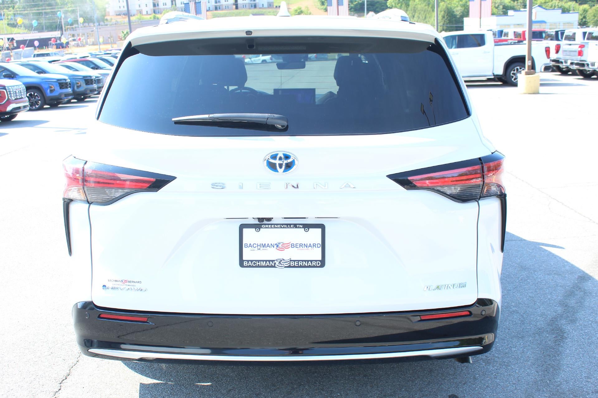 2025 Toyota Sienna Platinum