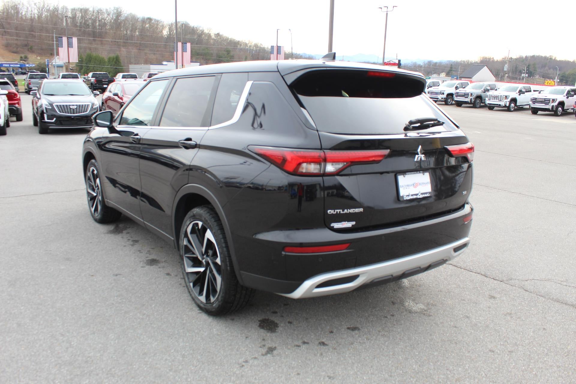 2024 Mitsubishi Outlander SE